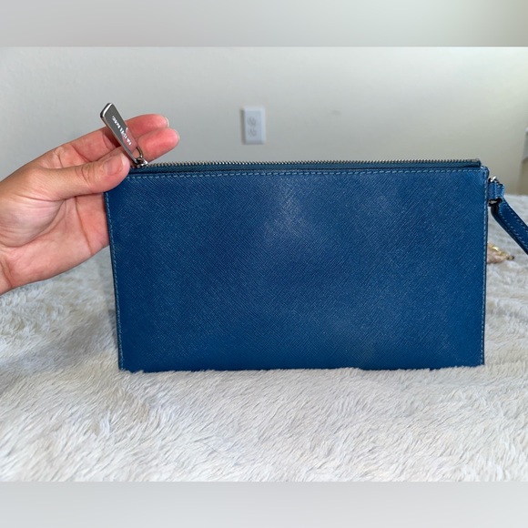 2 Michael Kors wristlets - Picture 9 of 16